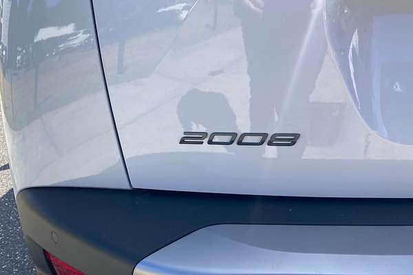 2025 Peugeot 2008 GT Hybrid P24