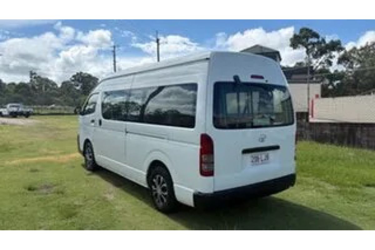 2011 Toyota HiAce Commuter TRH223R MY11 Upgrade