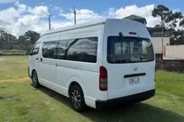 2011 Toyota HiAce Commuter TRH223R MY11 Upgrade