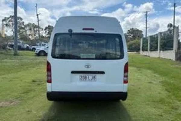 2011 Toyota HiAce Commuter TRH223R MY11 Upgrade