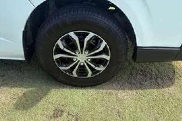 2011 Toyota HiAce Commuter TRH223R MY11 Upgrade