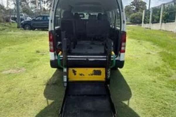 2011 Toyota HiAce Commuter TRH223R MY11 Upgrade