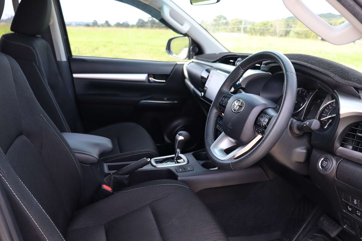 2022 Toyota Hilux SR5 GUN126R 4X4