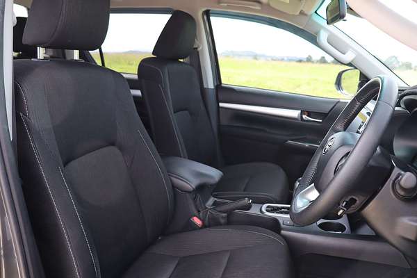 2022 Toyota Hilux SR5 GUN126R 4X4