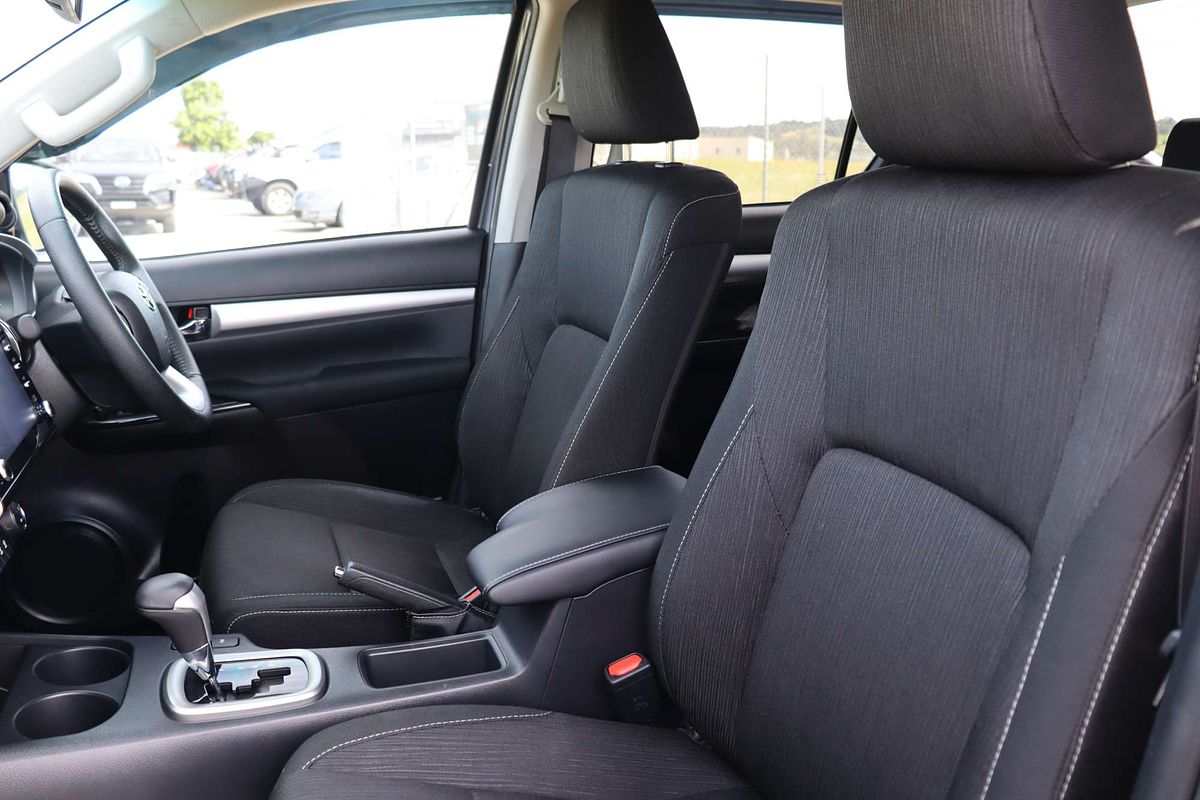 2022 Toyota Hilux SR5 GUN126R 4X4