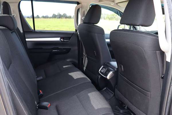 2022 Toyota Hilux SR5 GUN126R 4X4