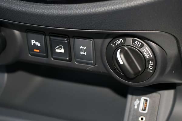 2024 Nissan Navara ST D23 4X4