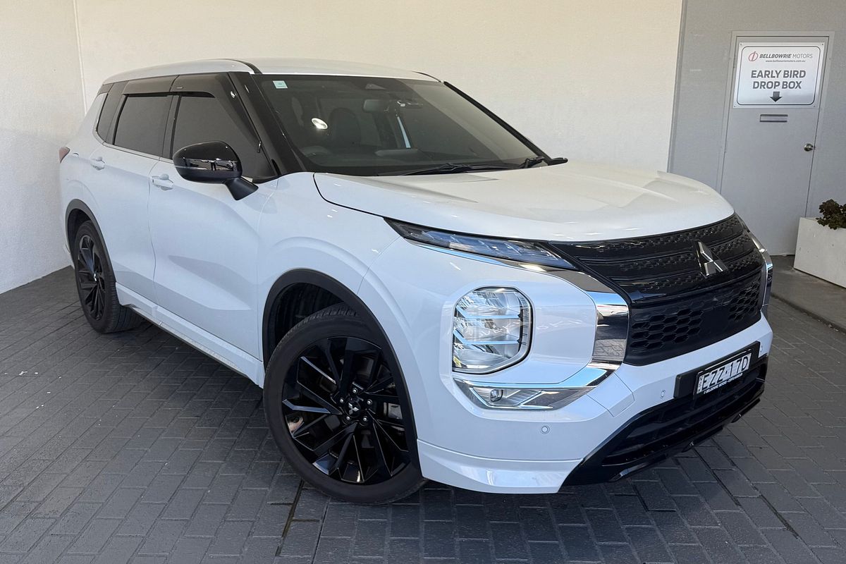 2023 Mitsubishi Outlander LS Black Edition ZM