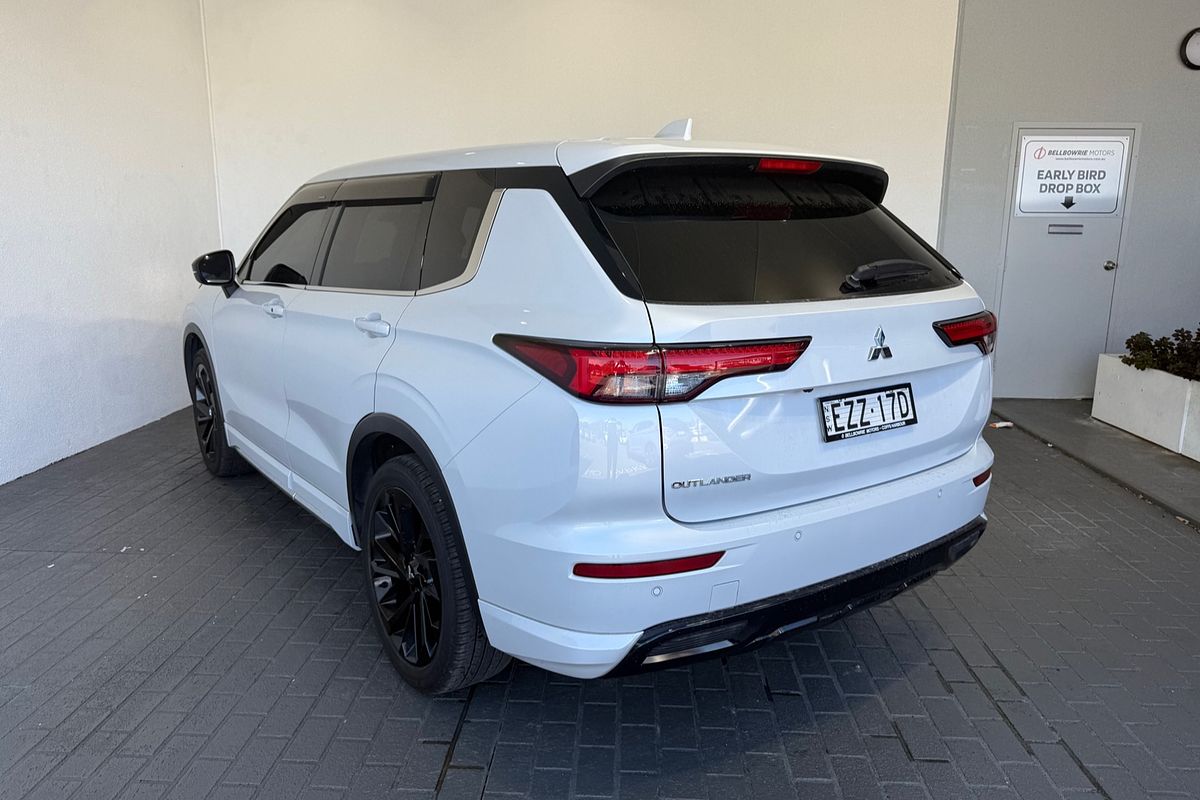2023 Mitsubishi Outlander LS Black Edition ZM