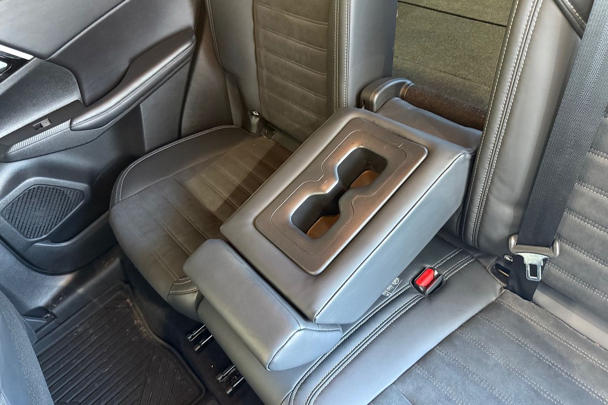 2023 Mitsubishi Outlander LS Black Edition ZM
