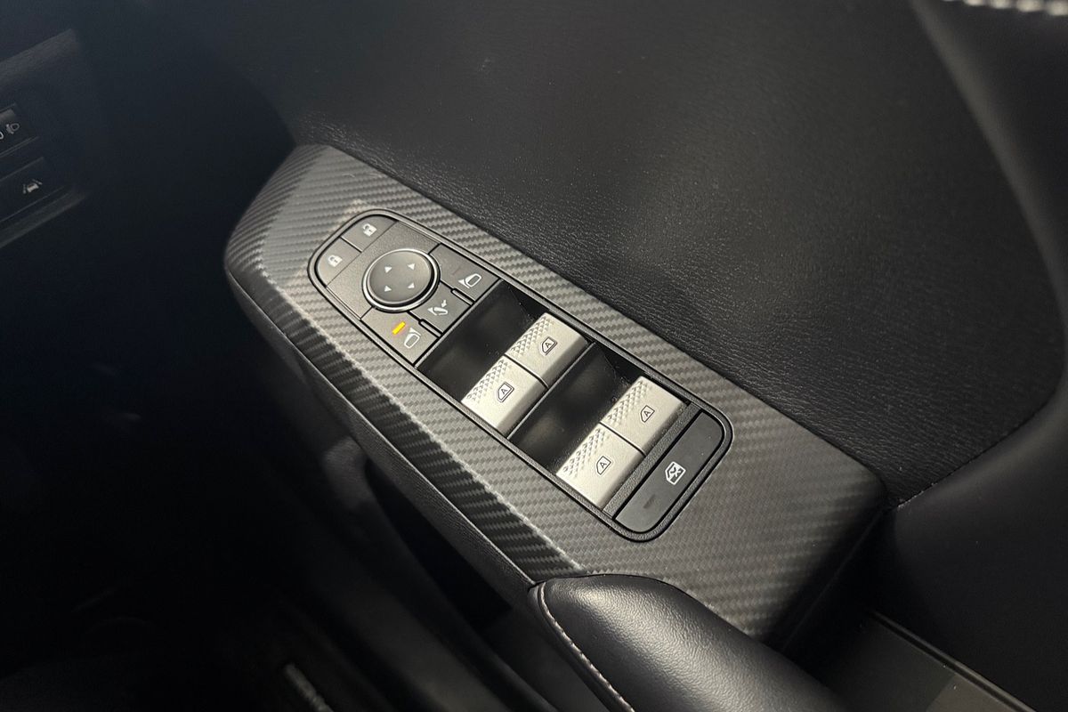 2023 Mitsubishi Outlander LS Black Edition ZM