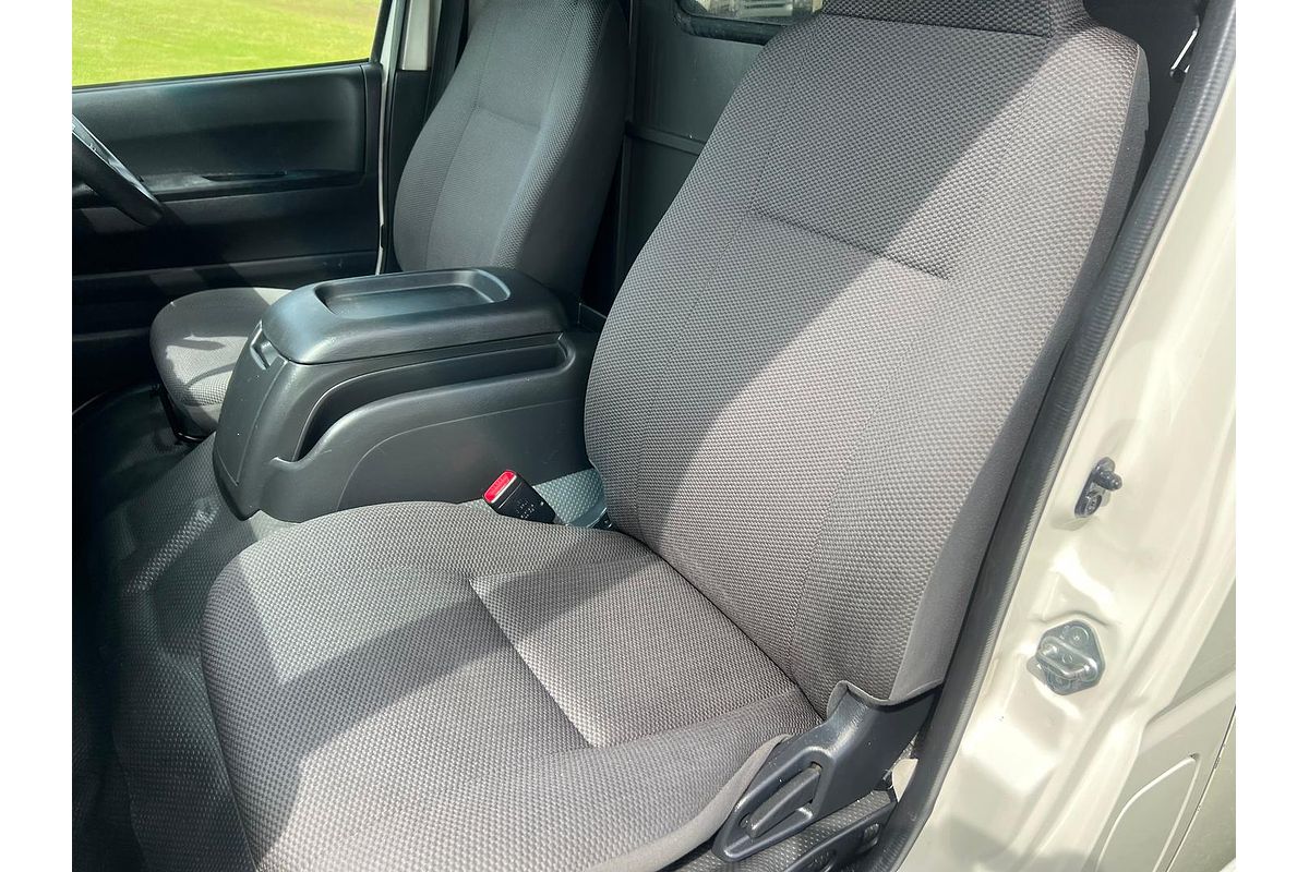 2014 Toyota Hiace KDH201R LWB