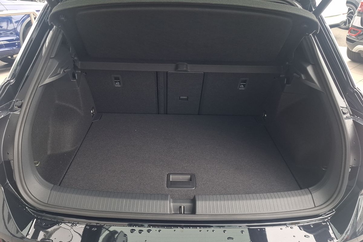 2024 Volkswagen T-Roc 140TSI R-Line D11