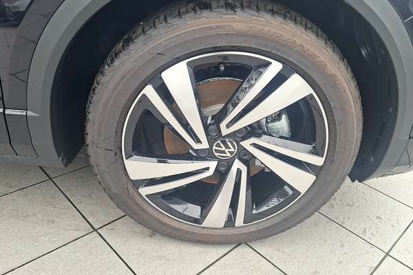 2024 Volkswagen T-Roc 140TSI R-Line D11
