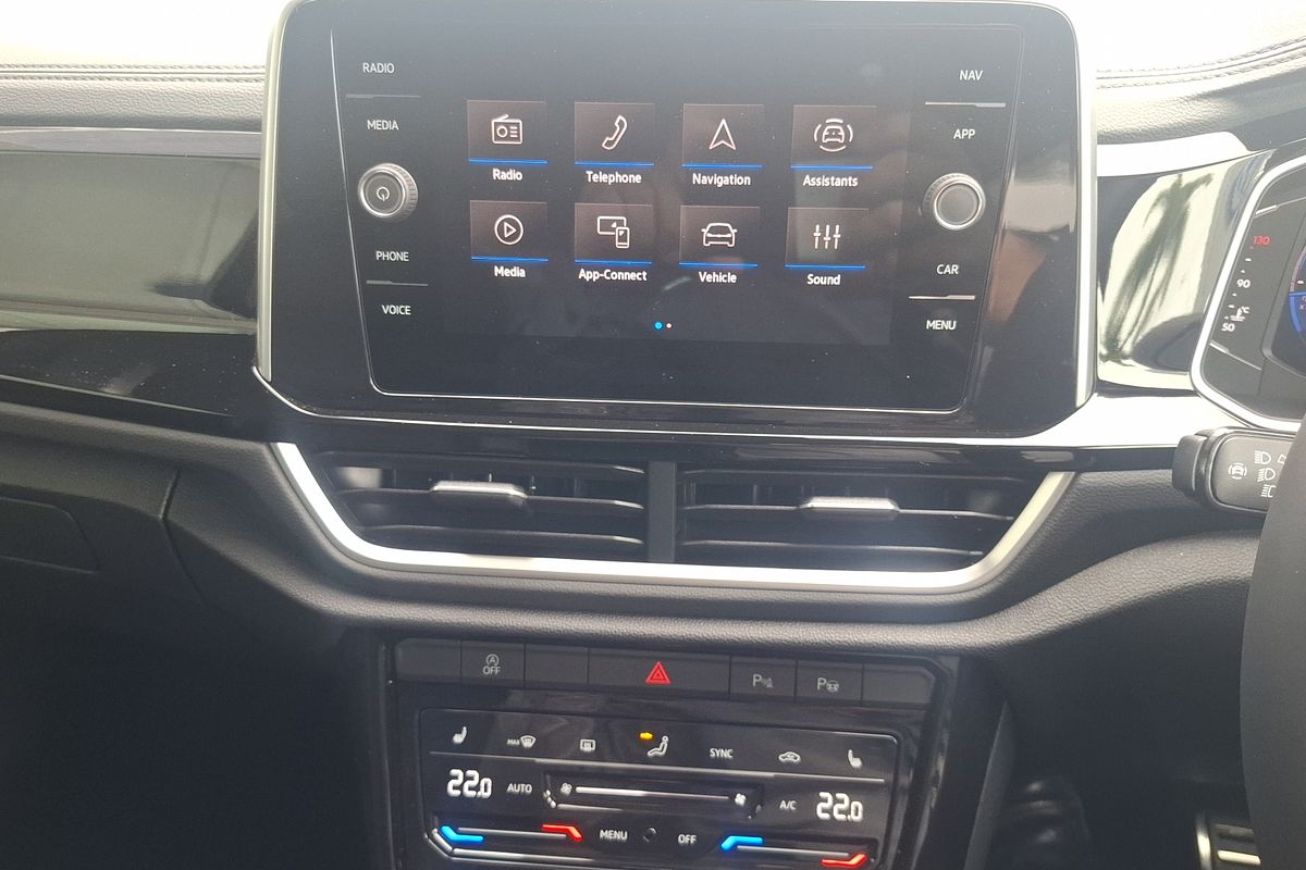 2024 Volkswagen T-Roc 140TSI R-Line D11