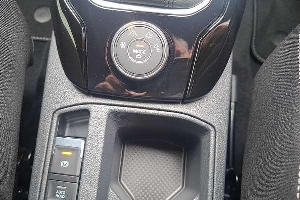 2024 Volkswagen T-Roc 140TSI R-Line D11