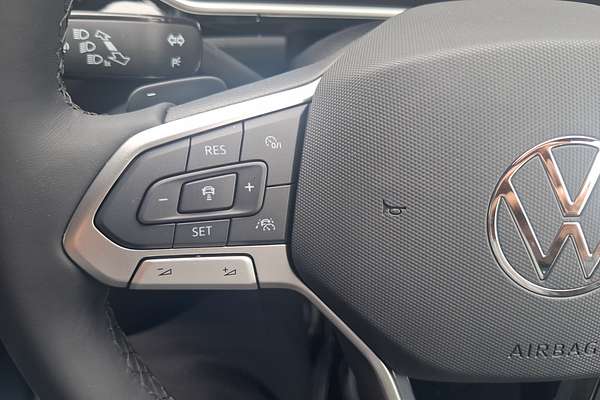 2024 Volkswagen T-Roc 140TSI R-Line D11
