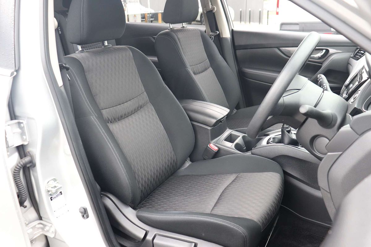 2022 Nissan X-TRAIL ST T32