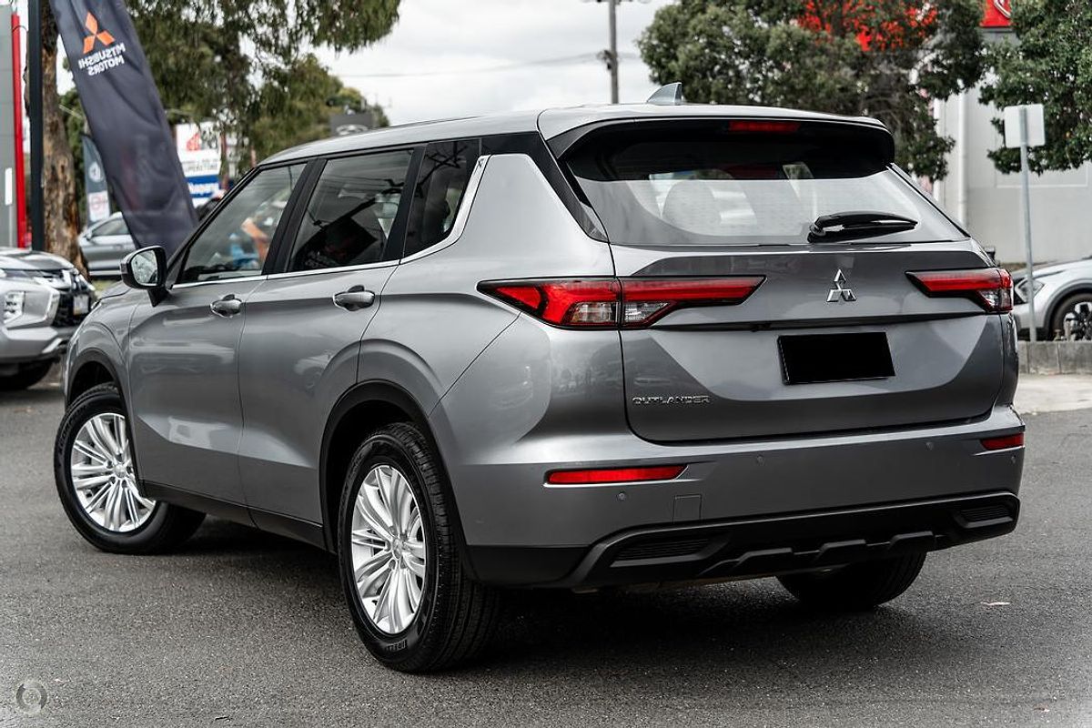 2023 Mitsubishi Outlander ES ZM