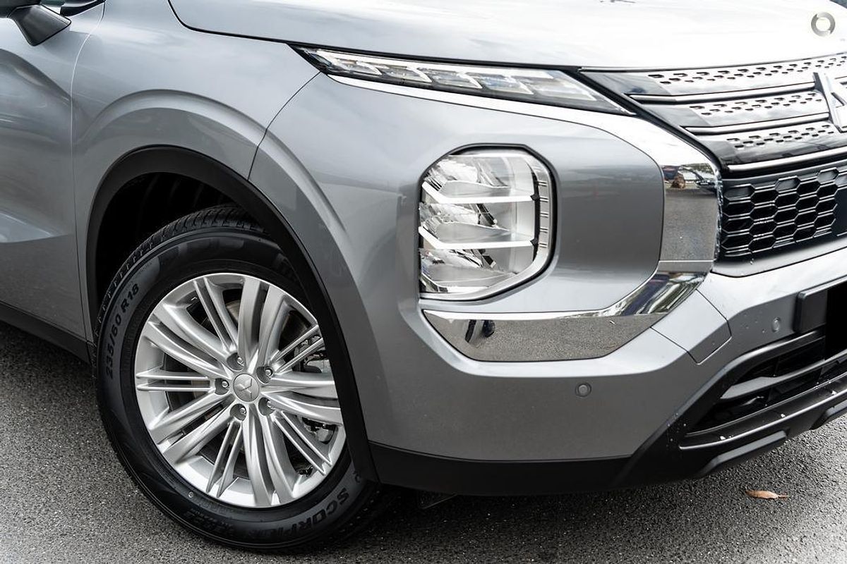 2023 Mitsubishi Outlander ES ZM