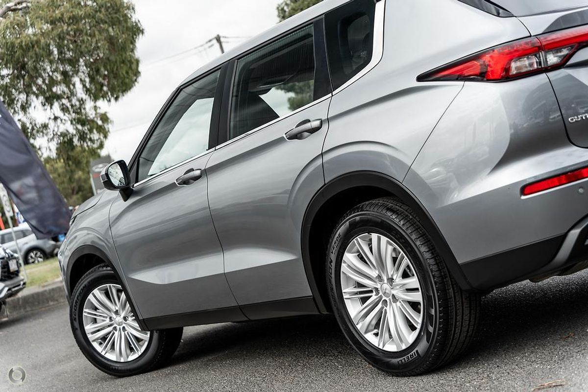 2023 Mitsubishi Outlander ES ZM