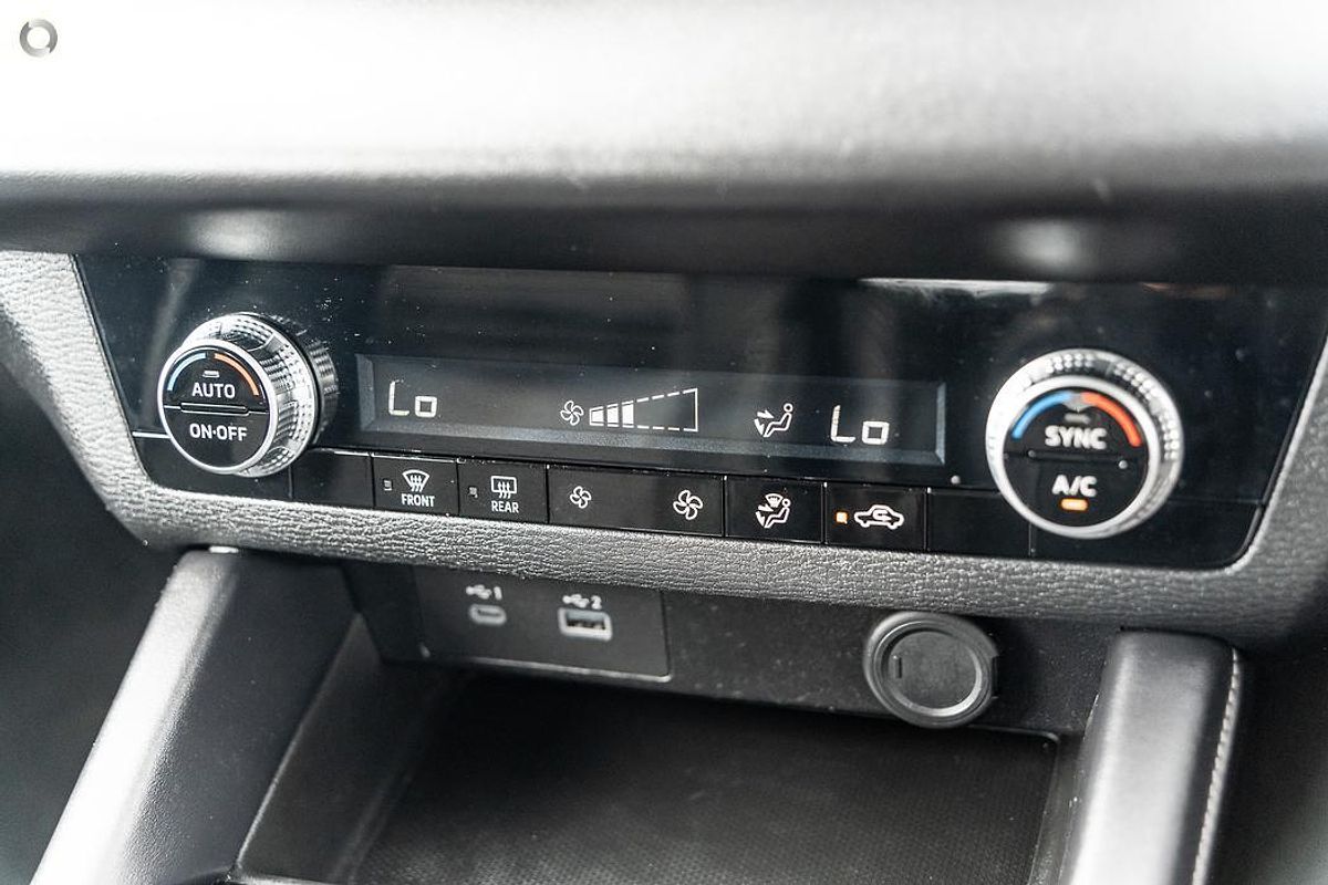 2023 Mitsubishi Outlander ES ZM