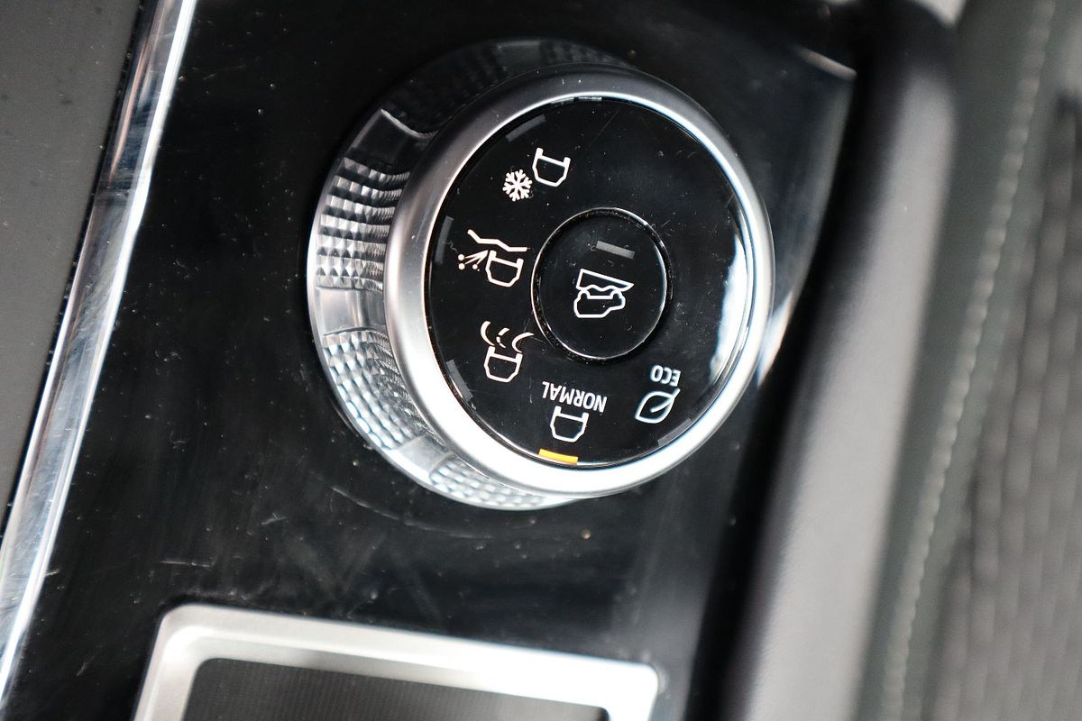 2023 Mitsubishi Outlander ES ZM