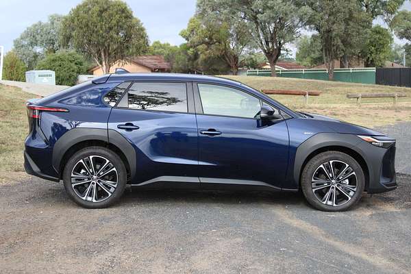 2023 Toyota bZ4X XEAM10R