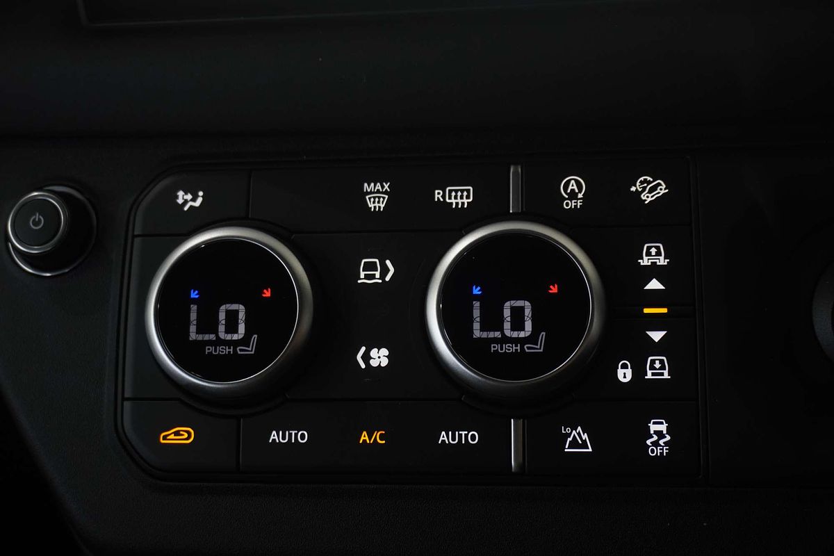 2024 Land Rover Defender 110 D350 X-Dynamic SE L663