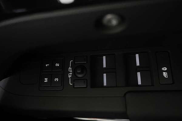 2024 Land Rover Defender 110 D350 X-Dynamic SE L663