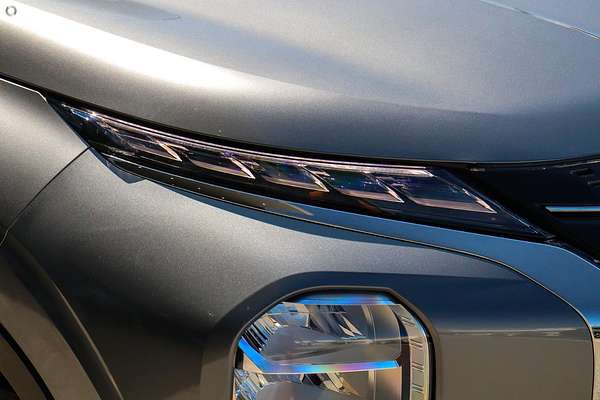 2024 Mitsubishi Outlander LS ZM