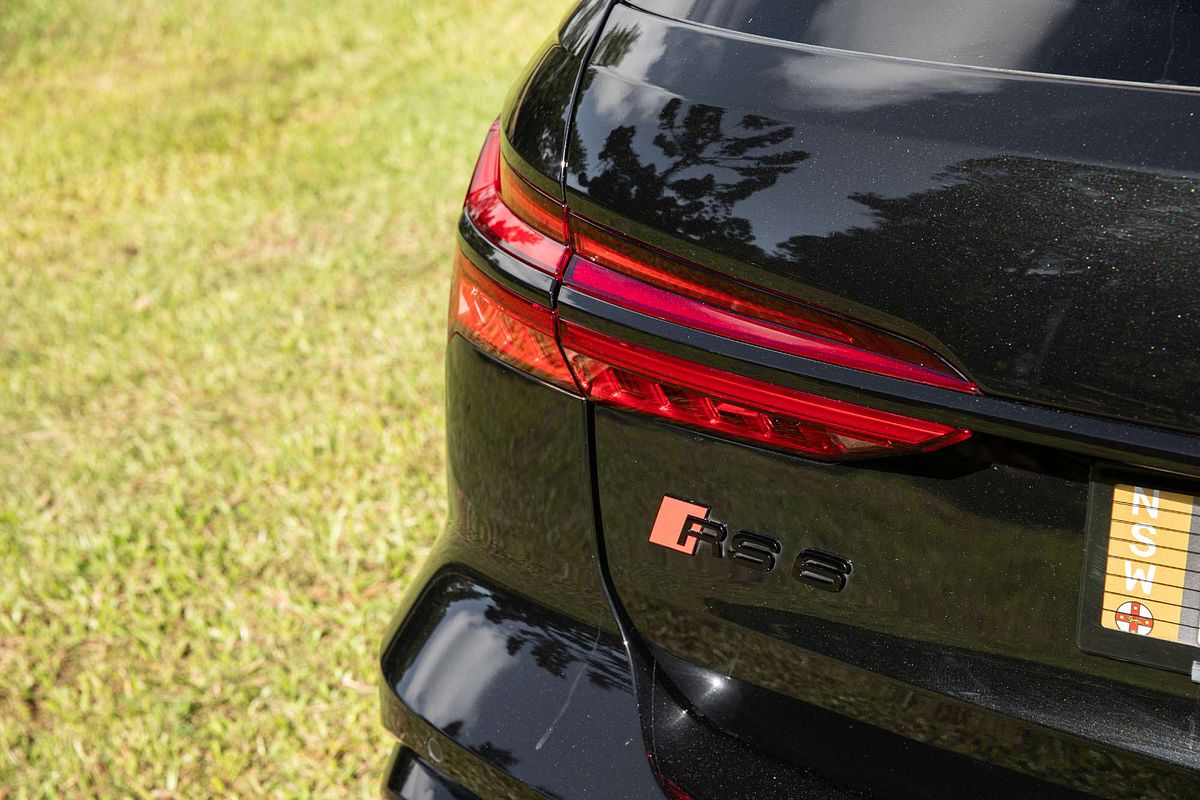 2022 Audi RS6  C8