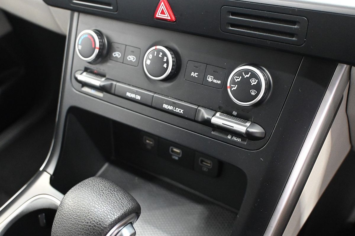 2023 Kia Carnival S KA4