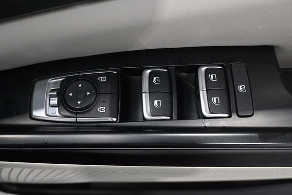 2023 Kia Carnival S KA4