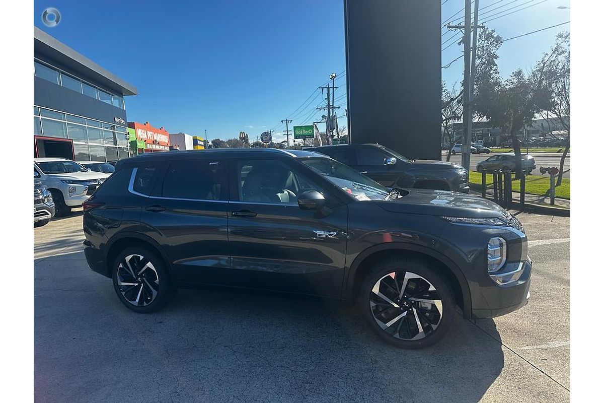 2024 Mitsubishi Outlander PHEV Exceed ZM