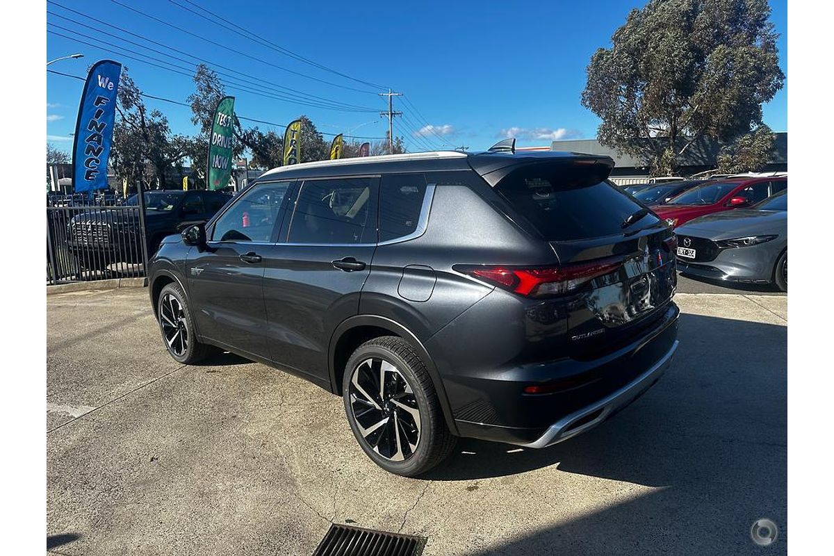 2024 Mitsubishi Outlander PHEV Exceed ZM
