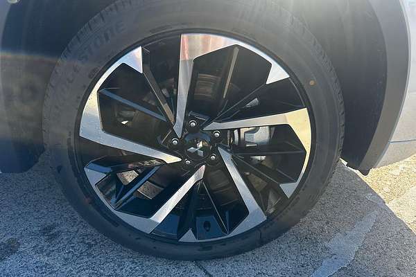2024 Mitsubishi Outlander PHEV Exceed ZM