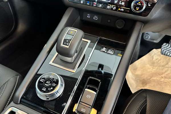 2024 Mitsubishi Outlander PHEV Exceed ZM