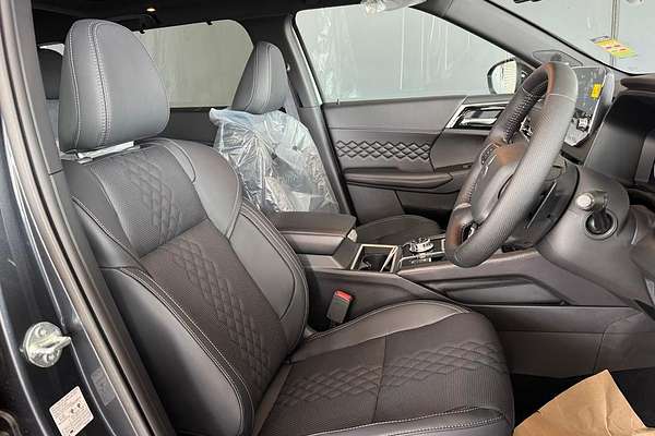 2024 Mitsubishi Outlander PHEV Exceed ZM