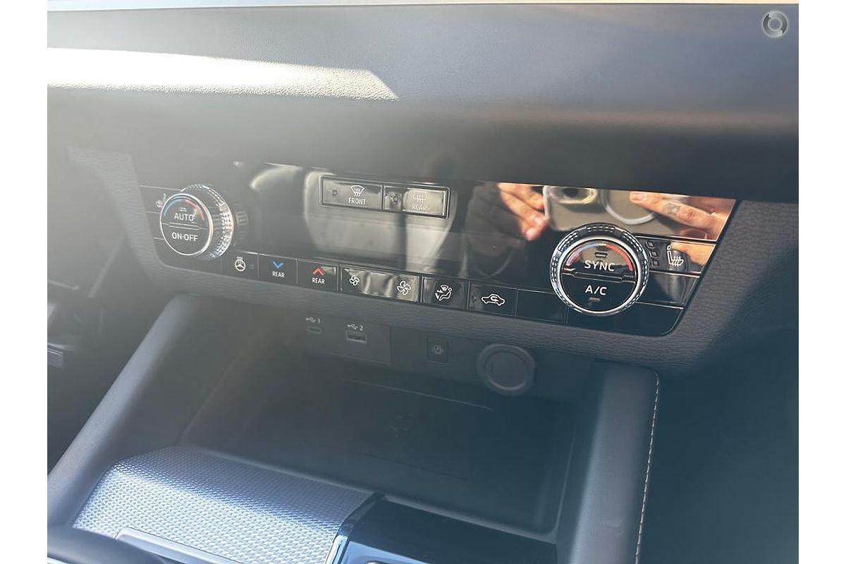 2024 Mitsubishi Outlander PHEV Exceed ZM