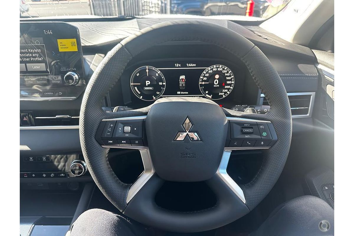 2024 Mitsubishi Outlander PHEV Exceed ZM
