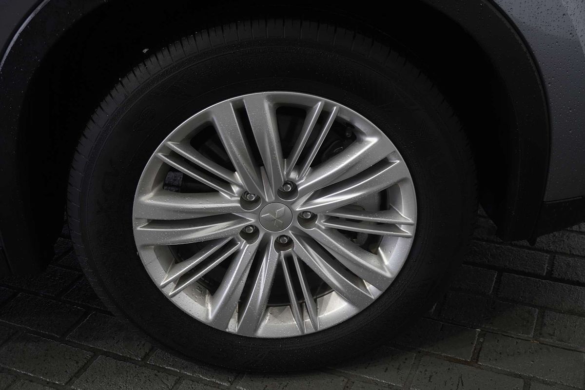 2023 Mitsubishi Outlander ES ZM