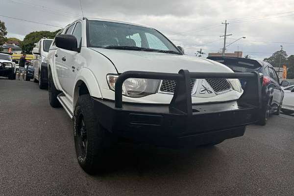 2012 Mitsubishi Triton GL-R MN 4X4