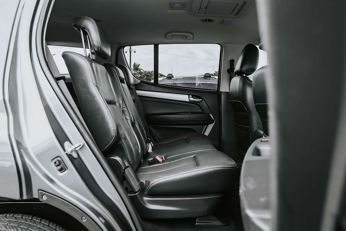 2016 Isuzu MU-X LS-T