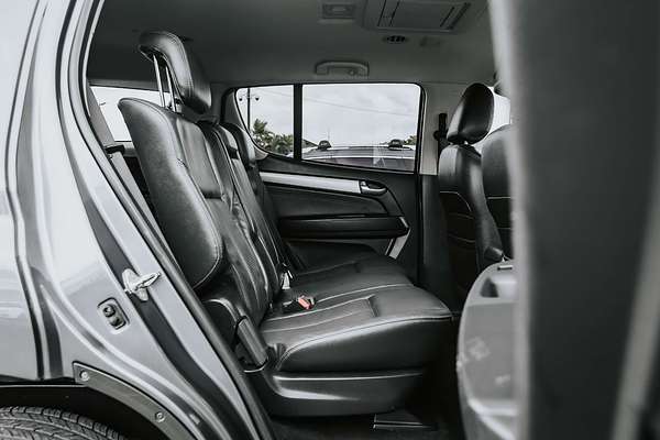 2016 Isuzu MU-X LS-T