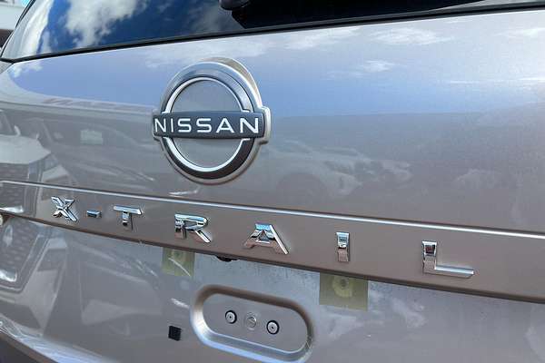 2025 Nissan X-TRAIL ST-L T33