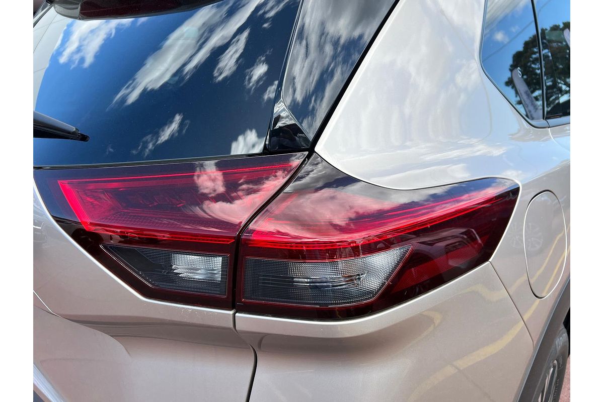 2025 Nissan X-TRAIL ST-L T33