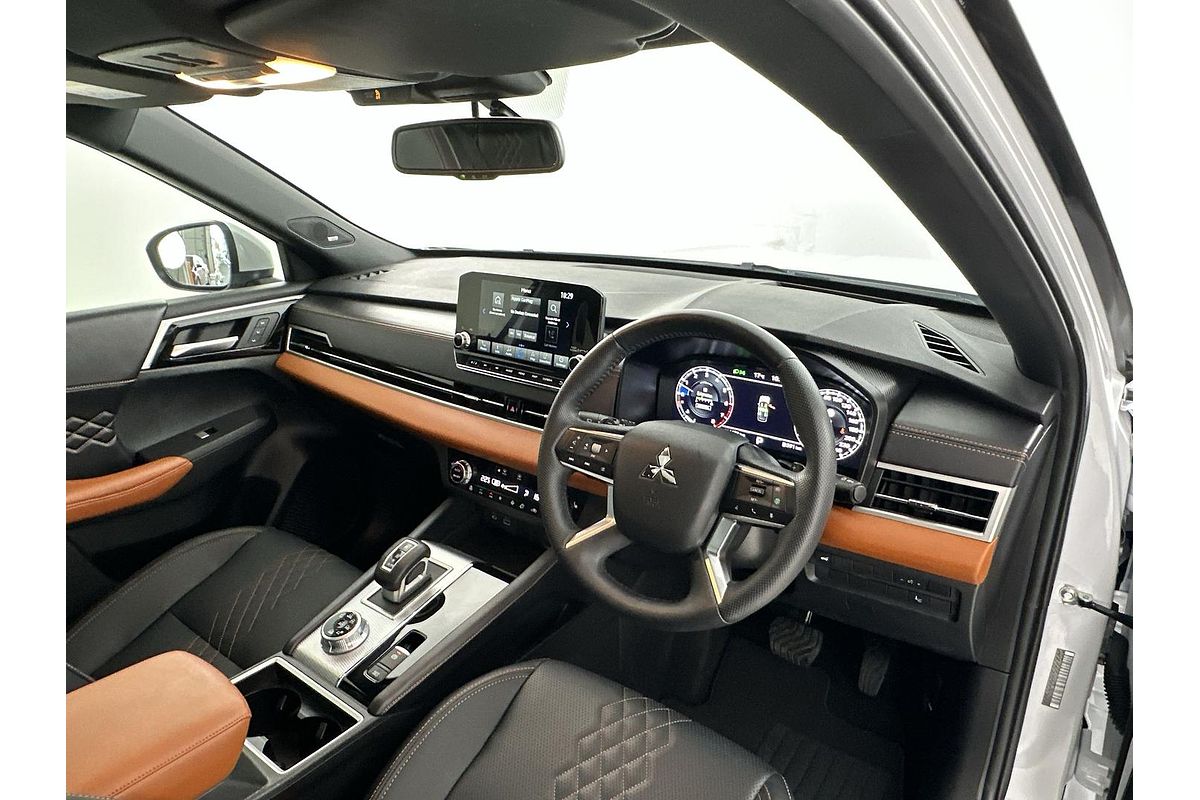 2024 Mitsubishi Outlander Exceed Tourer ZM