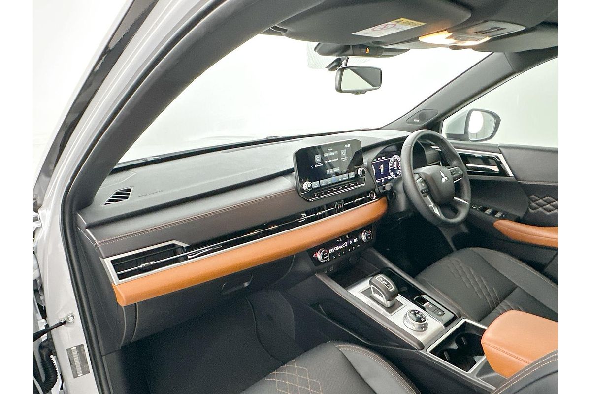 2024 Mitsubishi Outlander Exceed Tourer ZM