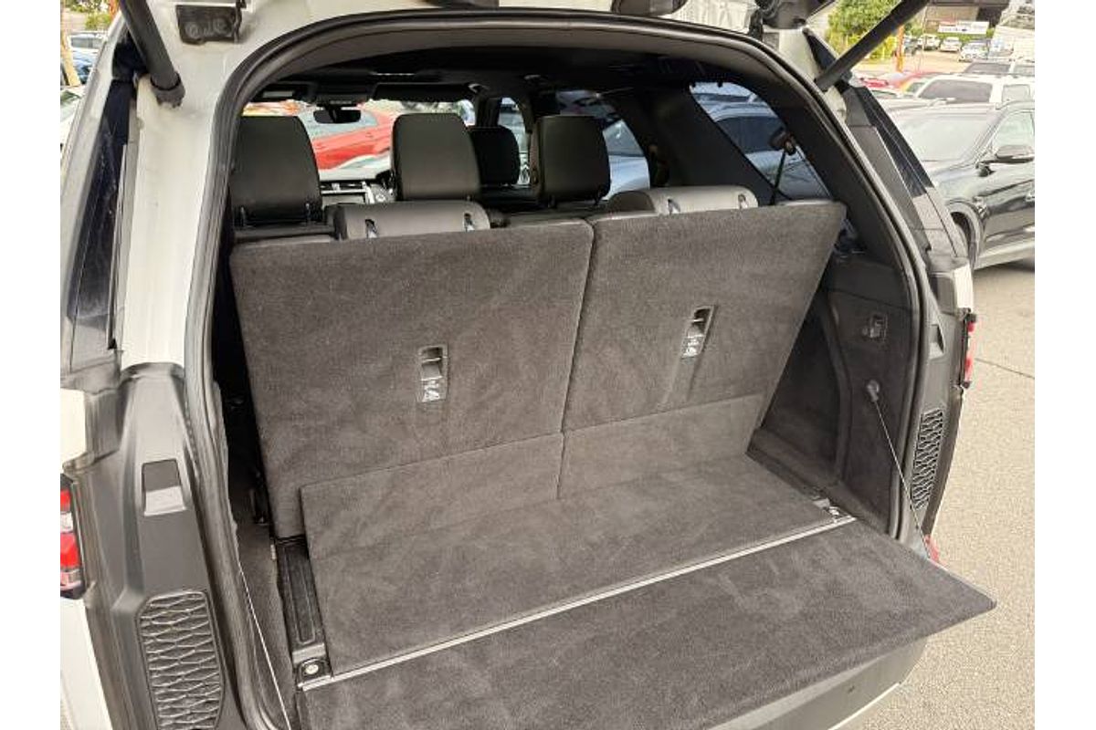 2017 Land Rover Discovery TD6 HSE Series 5